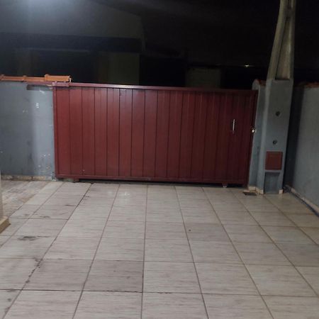 Quarto Confortavel Com Garagem 올람브라 외부 사진